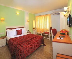 Standard Ac Double | Premium bedding, in-room safe, desk, blackout drapes - Hotel Excellency (Kanayannur)