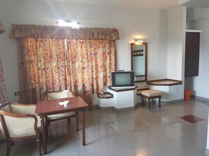 32-inch LCD TV with satellite channels, TV