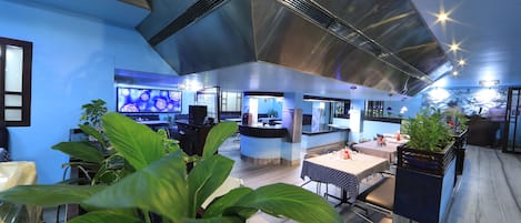 Free buffet breakfast