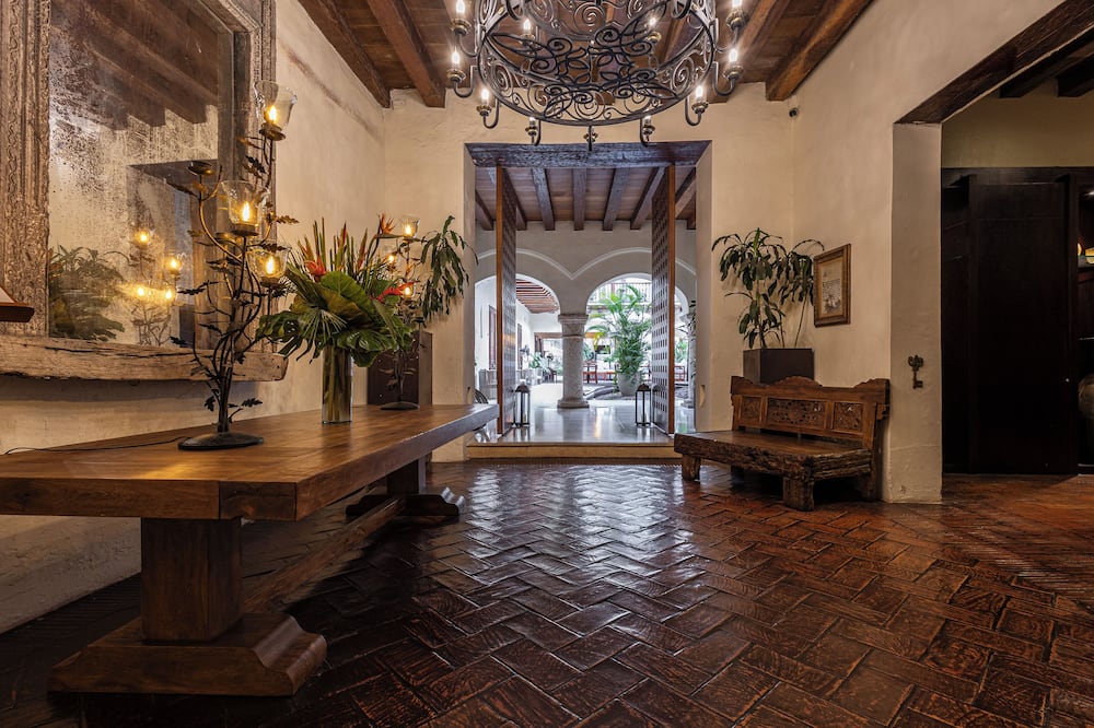 Ananda Hotel Boutique