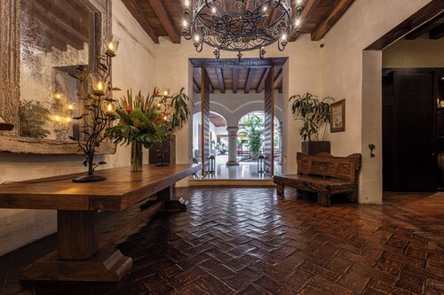 Ananda Hotel Boutique