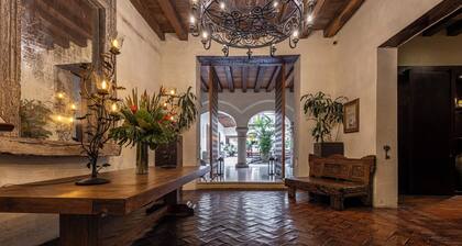 Ananda Hotel Boutique