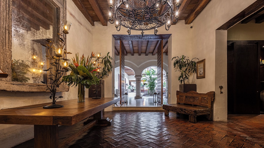 Ananda Hotel Boutique