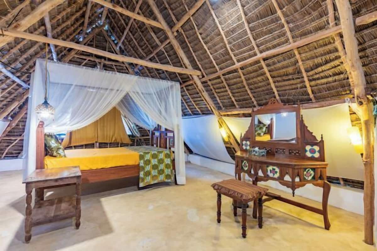 1 Schlafzimmer, Minibar, Zimmersafe, individuell dekoriert