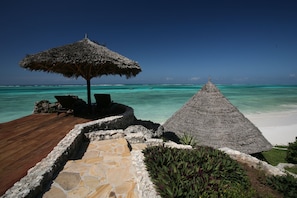 Private beach, beach volleyball - Karafuu Beach Resort & Spa (Michamvi)