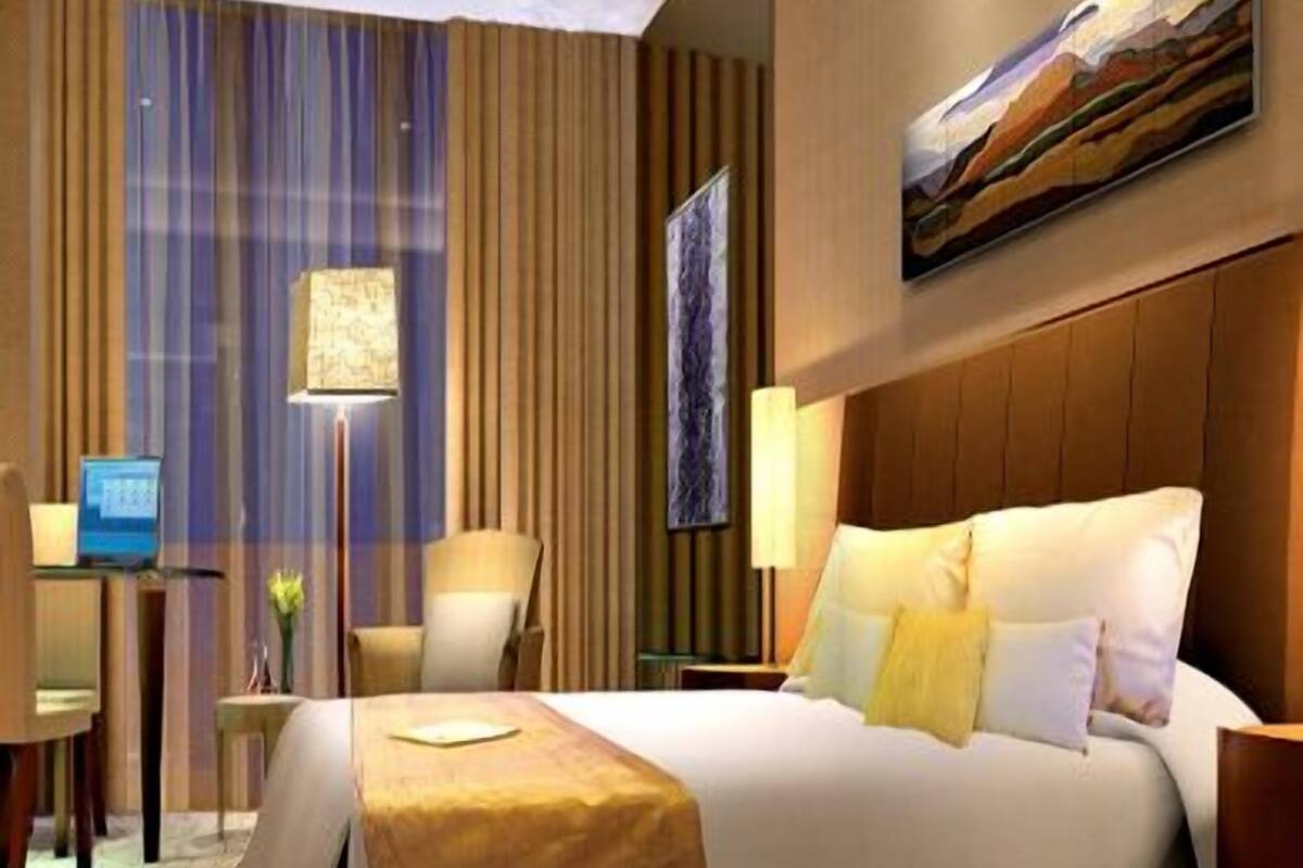 Superior Room, 1 King Bed | Minibar, in-room safe, desk, blackout drapes
