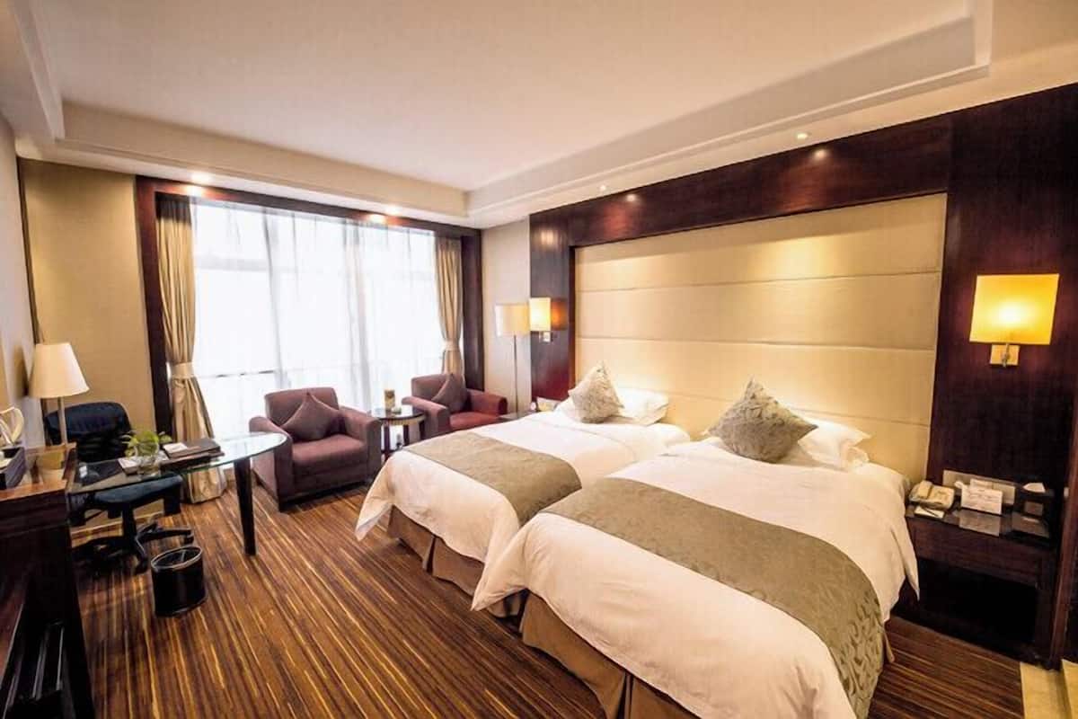 Minibar, in-room safe, desk, blackout drapes