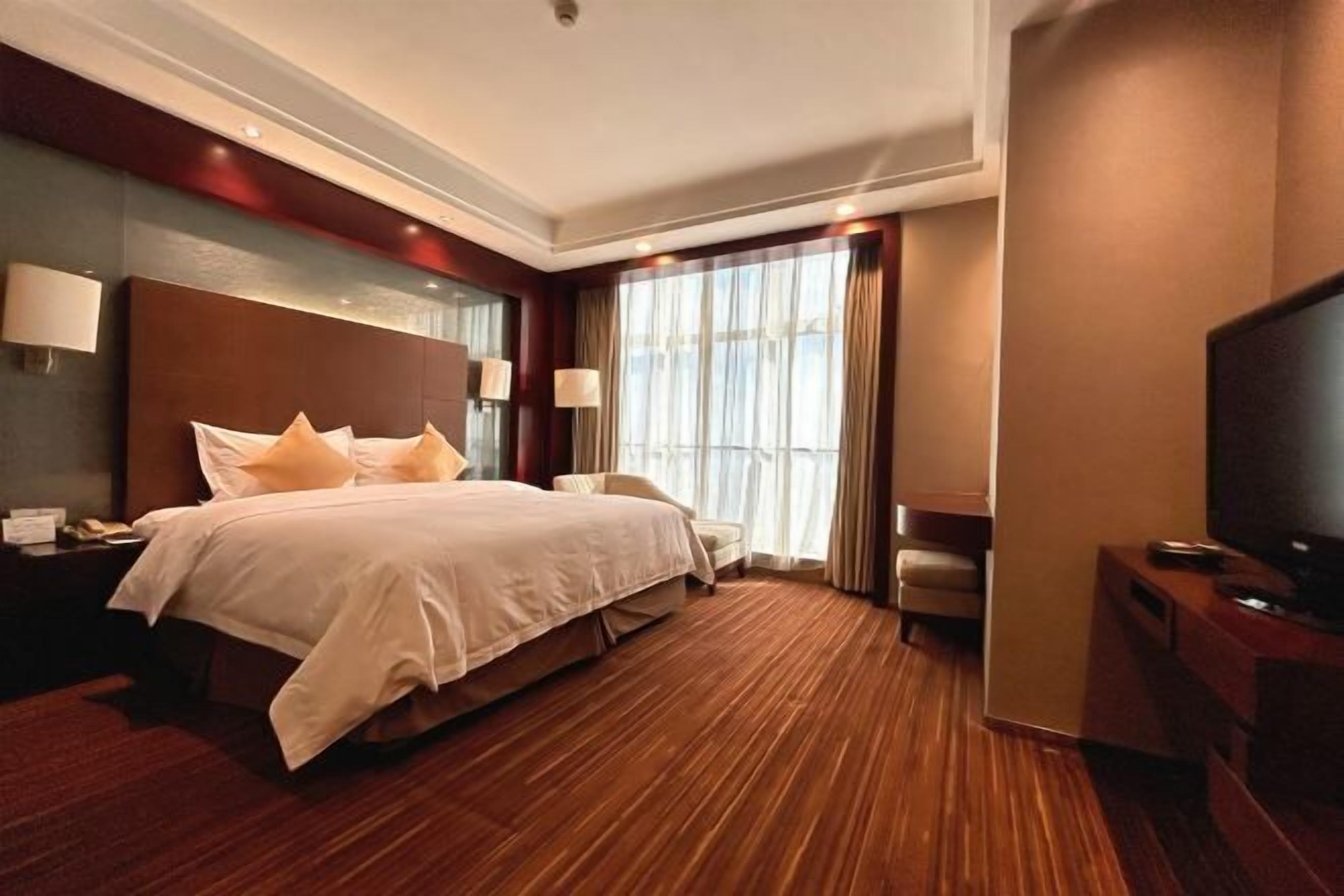 Minibar, in-room safe, desk, blackout curtains