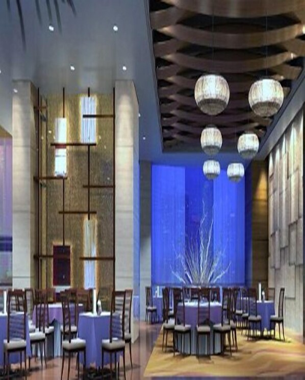 2 restaurants, breakfast served