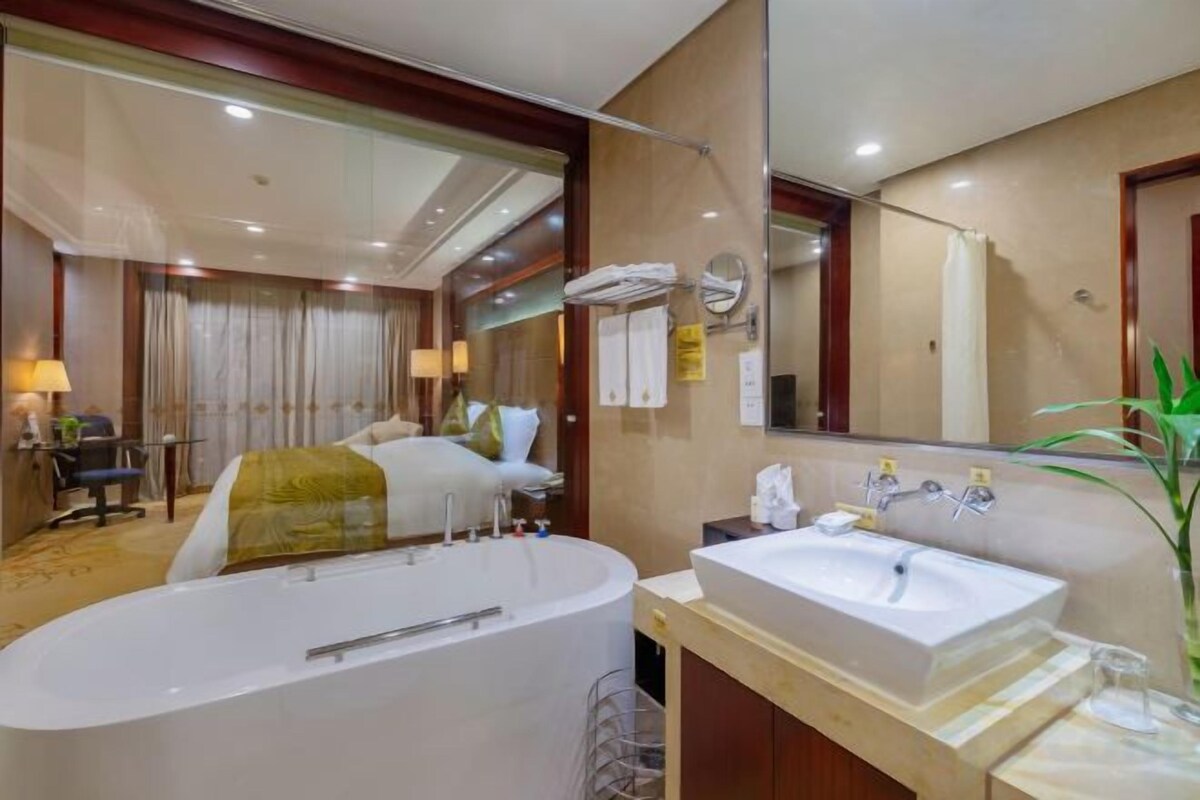 Superior Queen Room