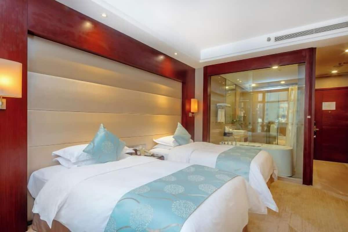 Minibar, in-room safe, desk, blackout drapes