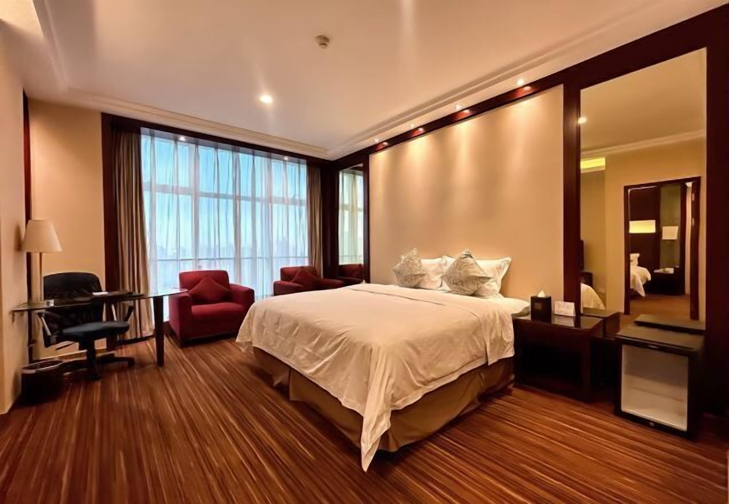 Minibar, in-room safe, desk, blackout curtains