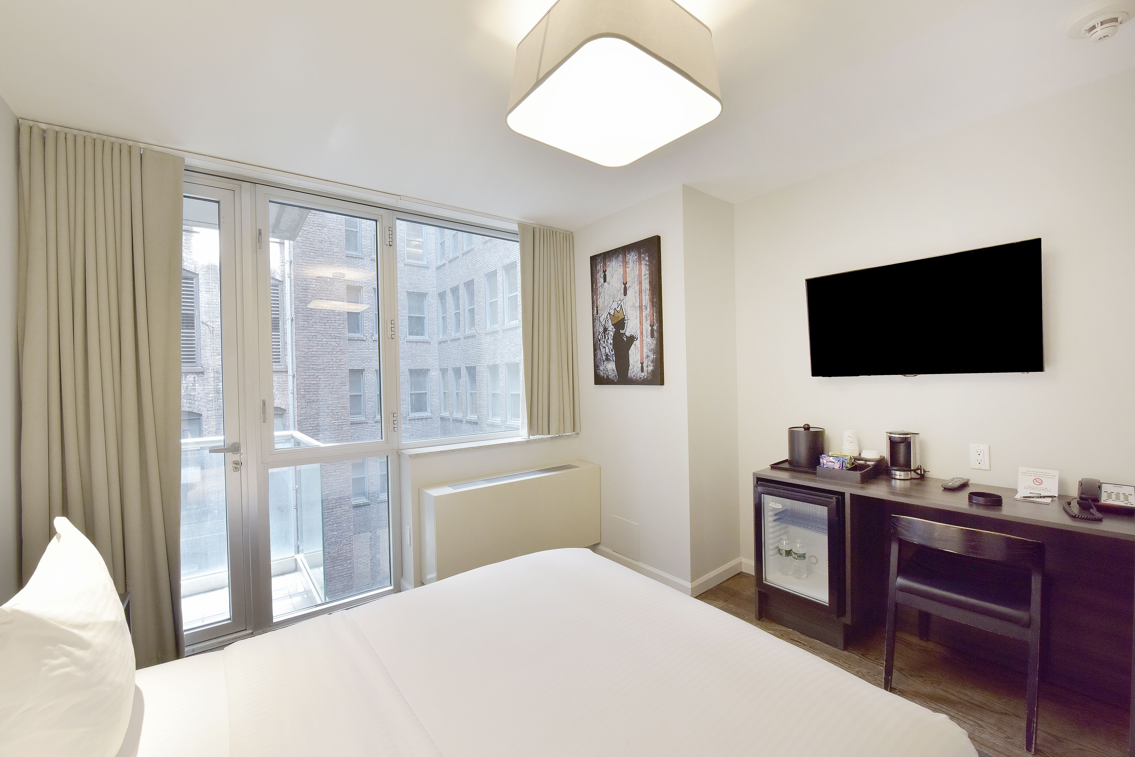 Queen Superior with Balcony and Kitchen | Minibar, in-room safe, desk, soundproofing