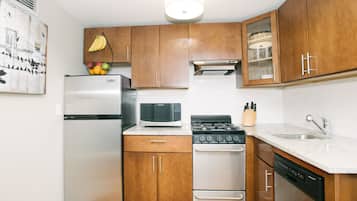 King Superior with Kitchen | Private kitchen | Fridge, coffee/tea maker