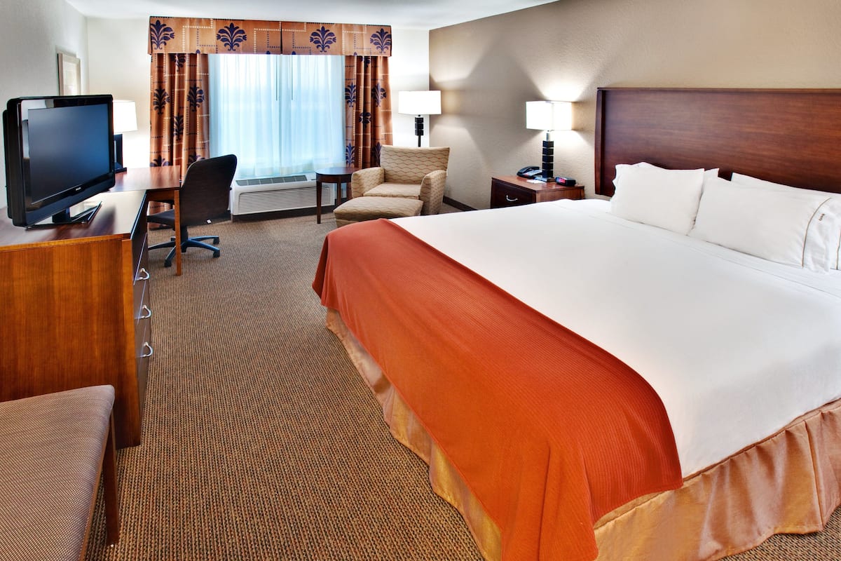 desk, iron/ironing board, free cots/infant beds, rollaway beds