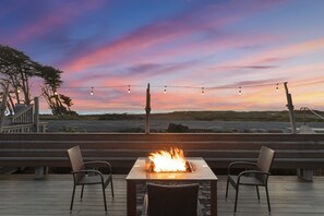 Kitchenette Room with View (Pet Friendly) | Hypo-allergenic bedding, desk, laptop workspace, blackout drapes