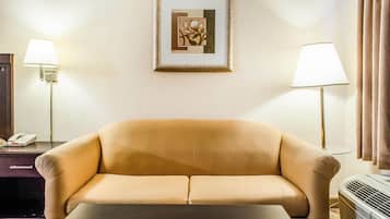 Standard Room, Non Smoking | Desk, soundproofing, rollaway beds, free WiFi