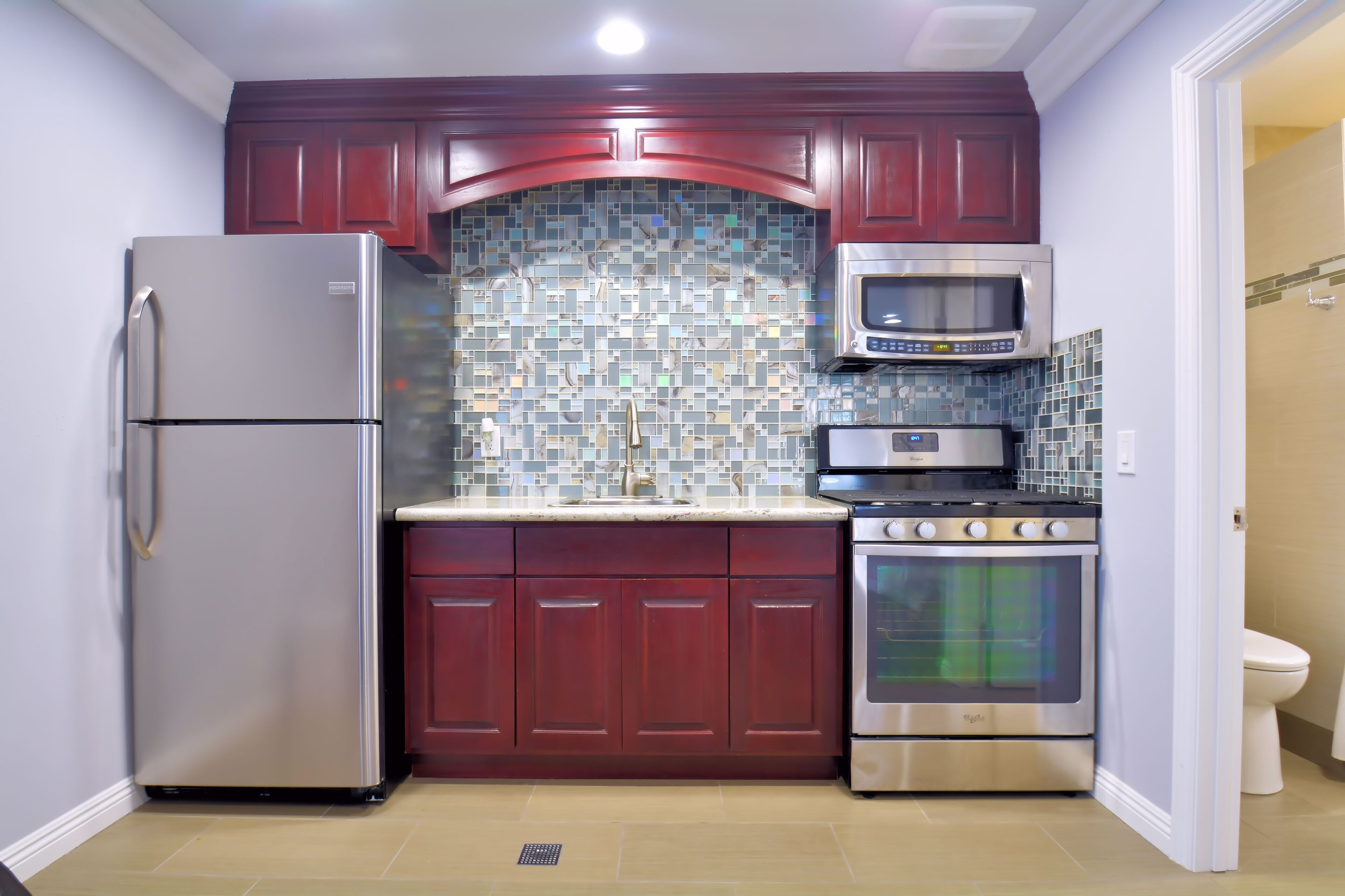 尊贵开间套 房 | 私人厨房 | 冰箱、微波炉、茶具/咖啡用具