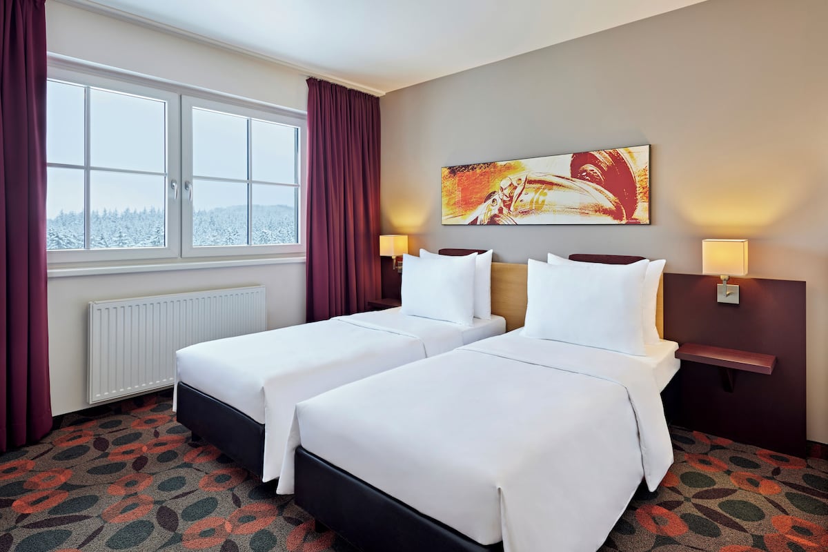 Twin Room Forest View | In-room safe, desk, laptop workspace, blackout curtains