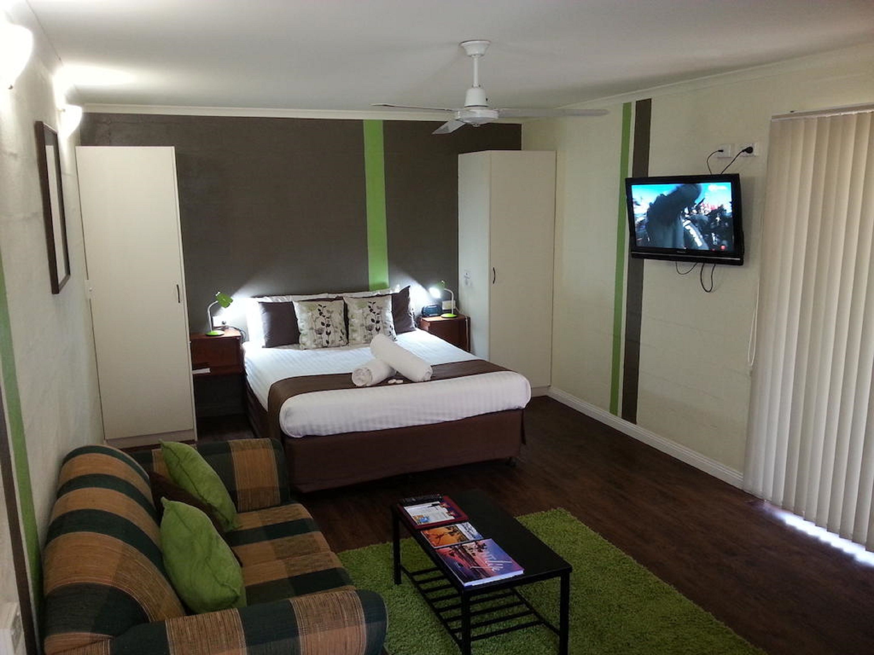 studio - pet friendly on request | iron/ironing board, free cots/infant beds, free wifi, bed sheets