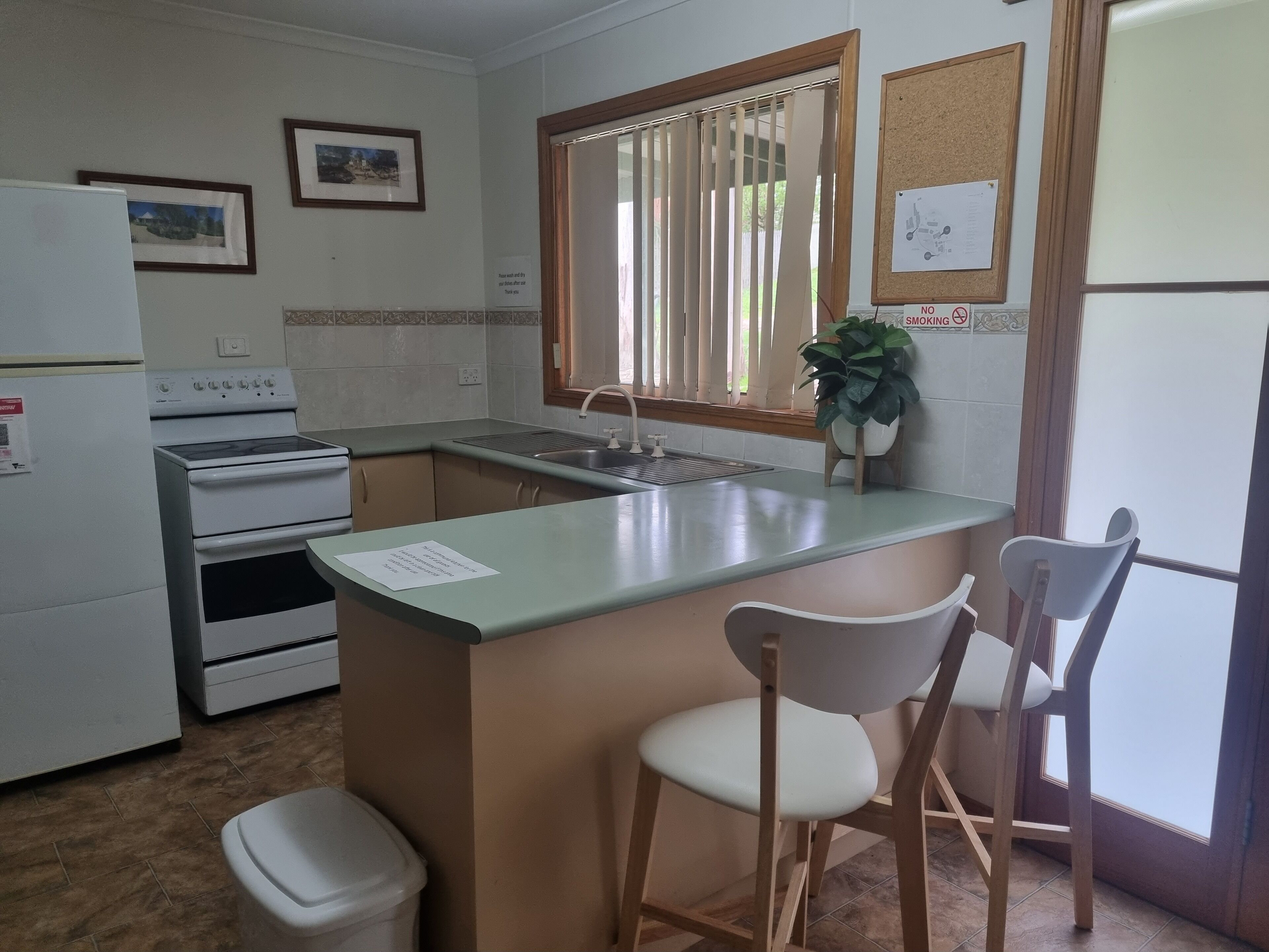 the cabin | living area | flat-screen tv