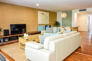 60-inch LCD TV with cable channels - East on Byron (Byron Bay)