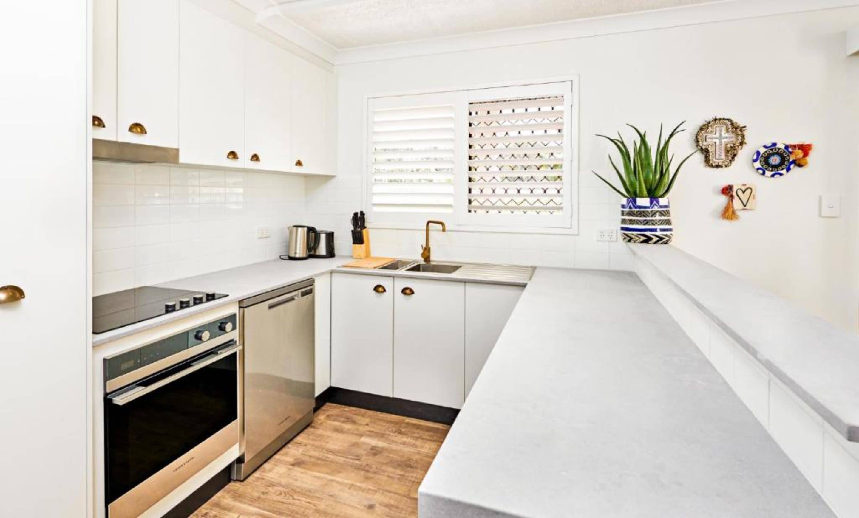 fridge, electric kettle