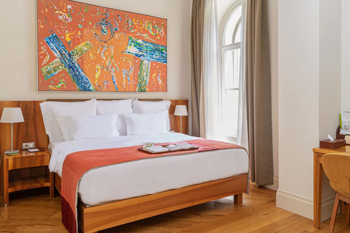 classic suite | 1 bedroom, premium bedding, minibar, in-room safe