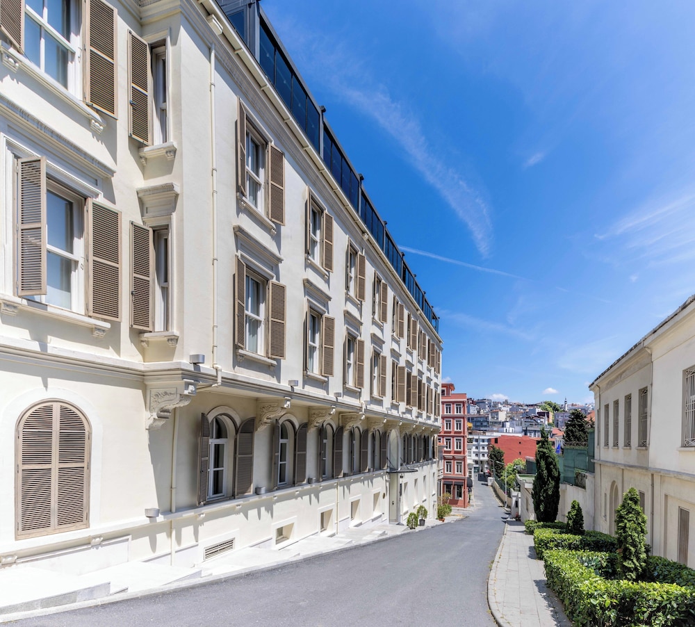 Tomtom Suites, an SLH Hotel by null