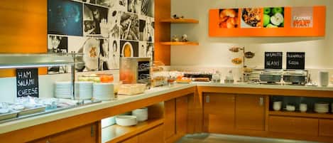 Petit déjeuner buffet compris tous les jours