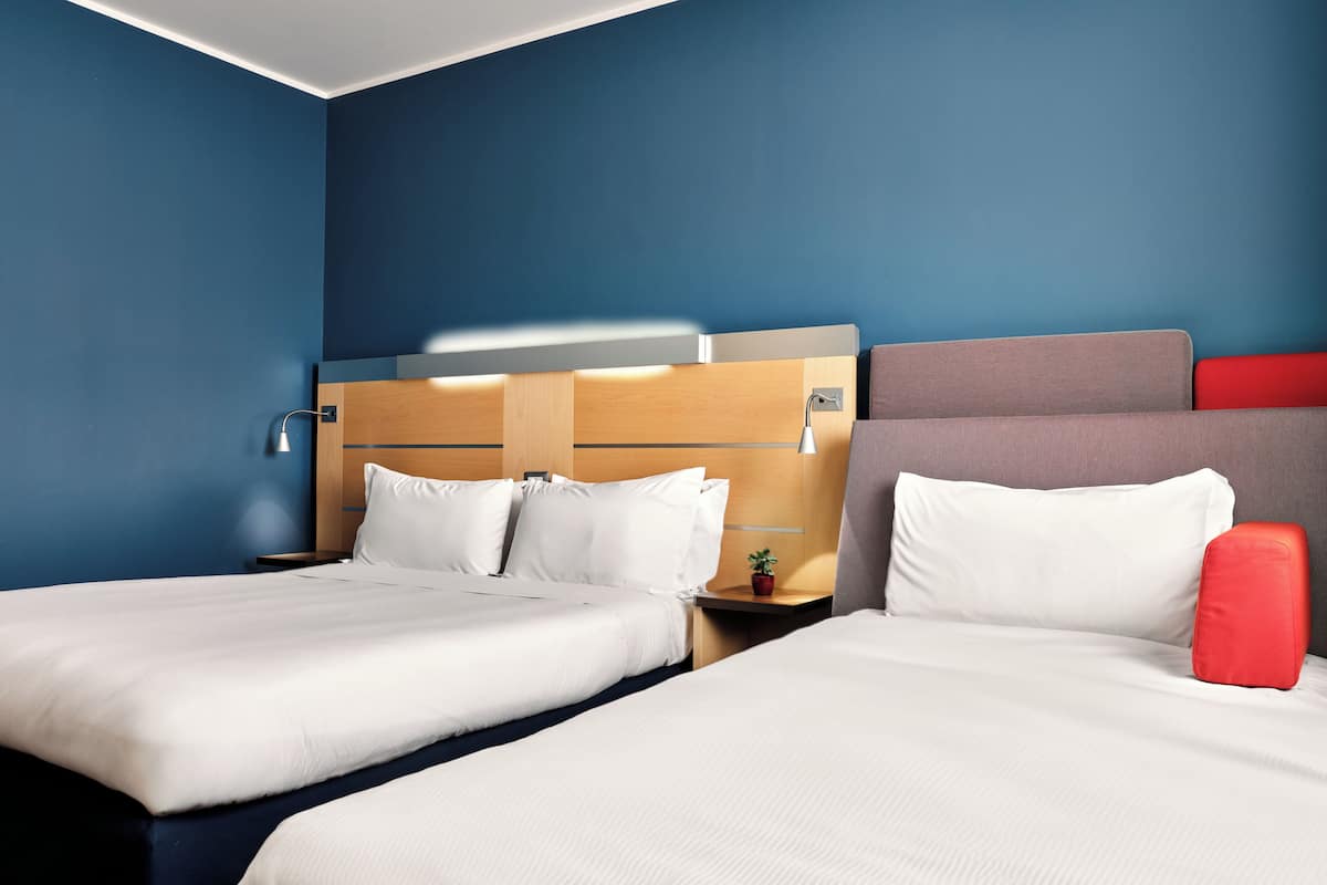 standard room, 1 queen bed with sofa bed | desk, laptop workspace, blackout curtains, soundproofing