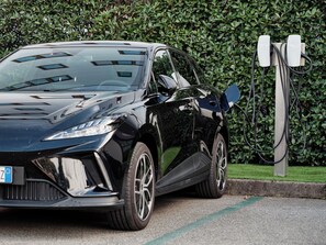 Electric vehicle-charging station - Holiday Inn Express Milan - Malpensa Airport by IHG (Somma Lombardo)