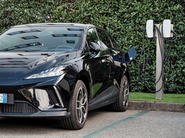 Electric vehicle charging station