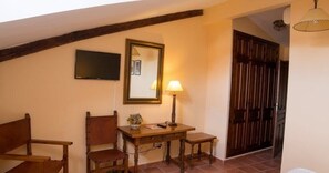 Twin Room | In-room safe, desk, blackout drapes, iron/ironing board