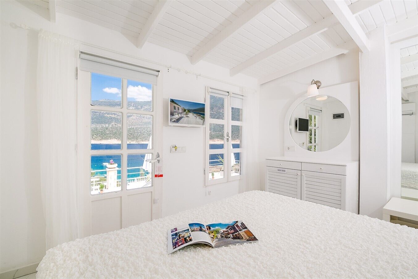 Minibar, in-room safe, desk, laptop workspace