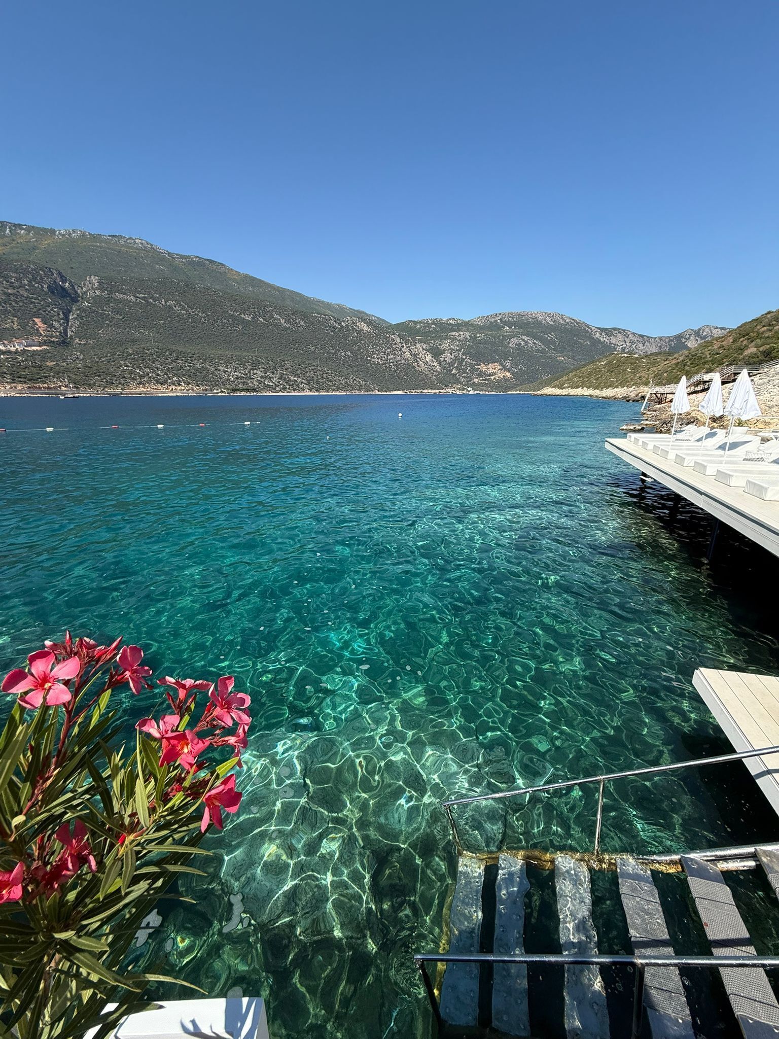 Private beach, beach shuttle, sun loungers, beach towels