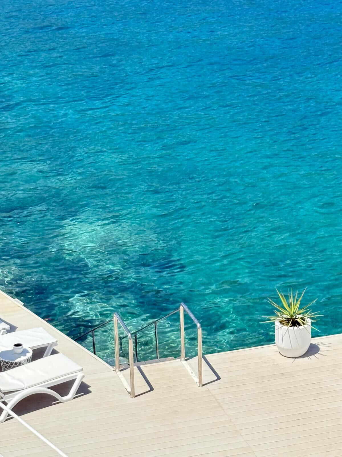 Private beach, beach shuttle, sun-loungers, beach towels