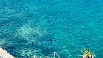 Private beach, beach shuttle, sun-loungers, beach towels