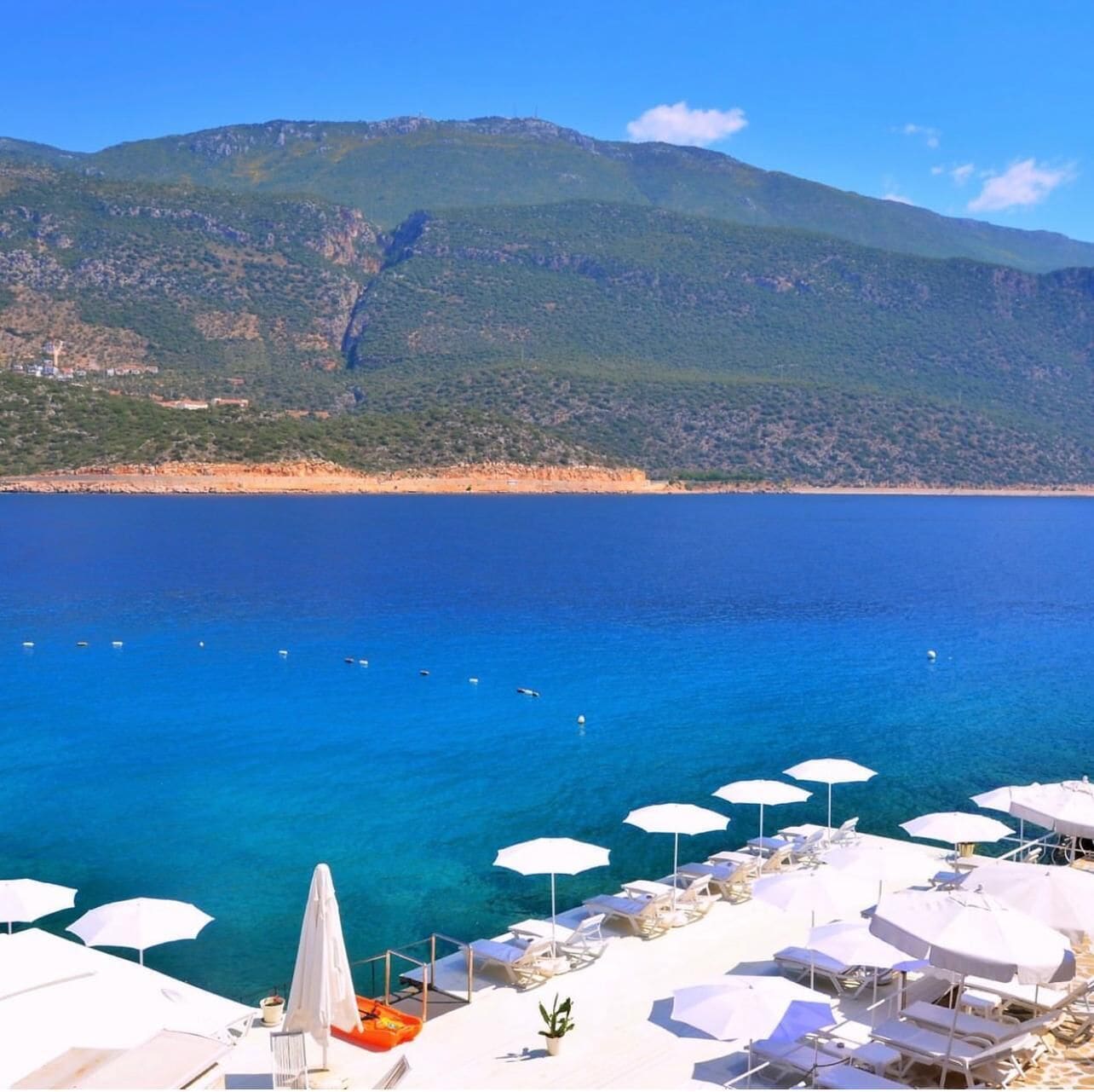 Private beach, beach shuttle, sun loungers, beach towels