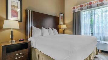 Luxe beddengoed, pillowtop-bedden, een kluis op de kamer, een bureau