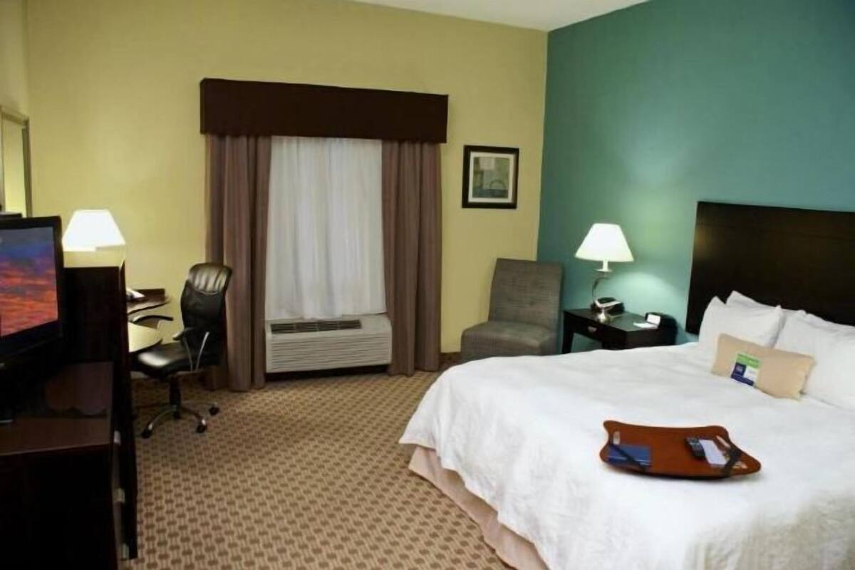 In-room safe, iron/ironing board, free WiFi, bed sheets