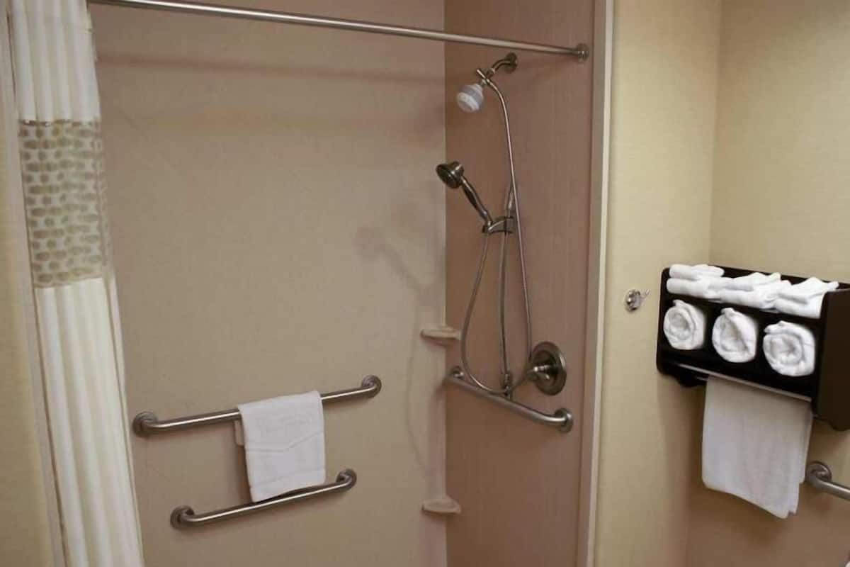 Bathroom | Bathtub, hair dryer, towels