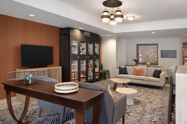 Lobby lounge