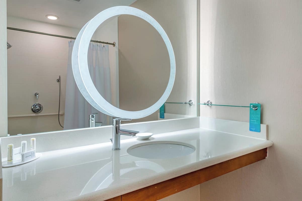 studio, multiple beds | bathroom | free toiletries, hair dryer, towels