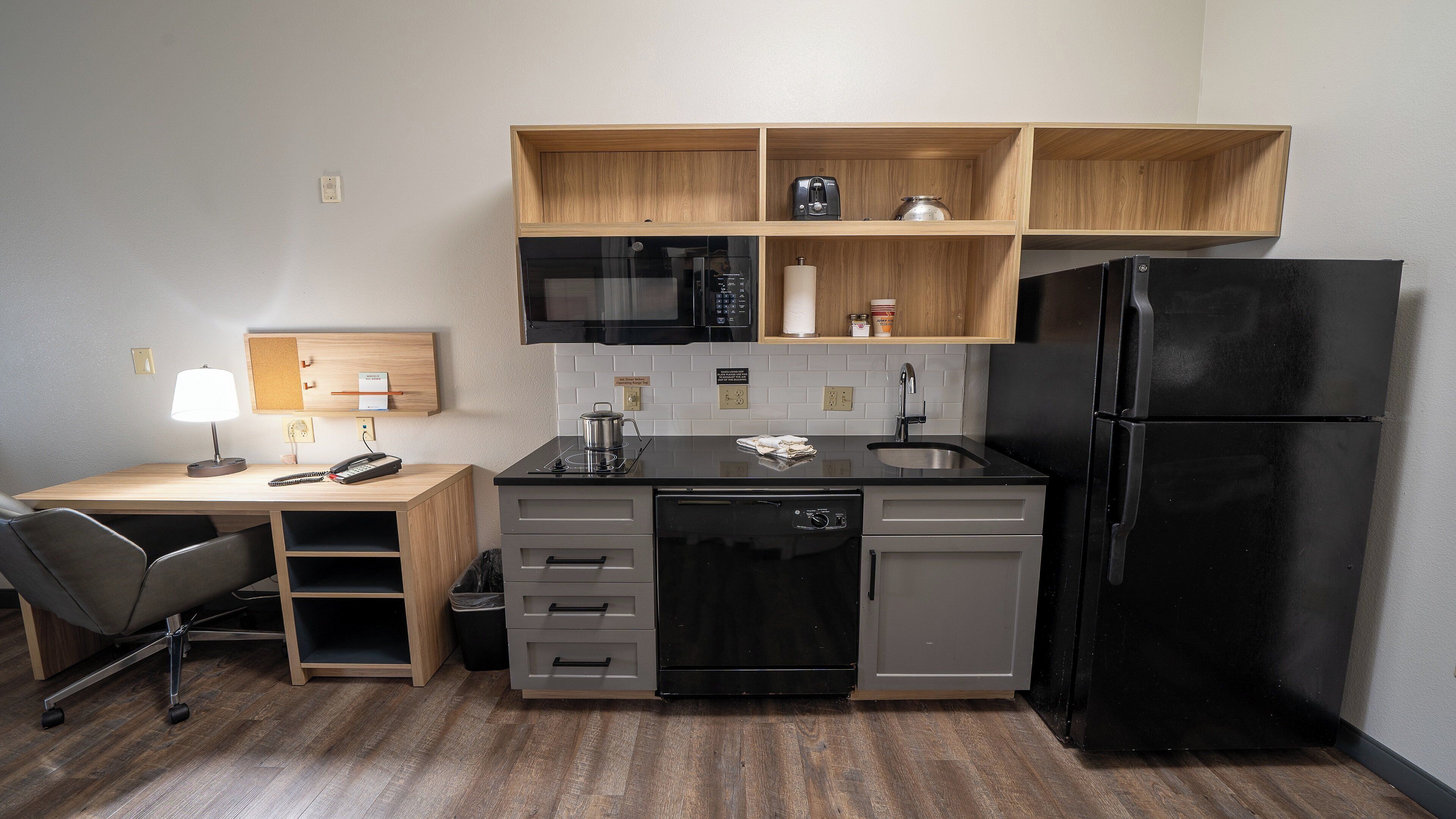 studio suite, 2 double beds, non smoking | room amenity