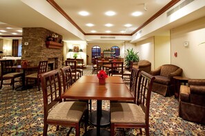 Free daily buffet breakfast - Sonesta ES Suites Baton Rouge University at Southgate (Baton Rouge)