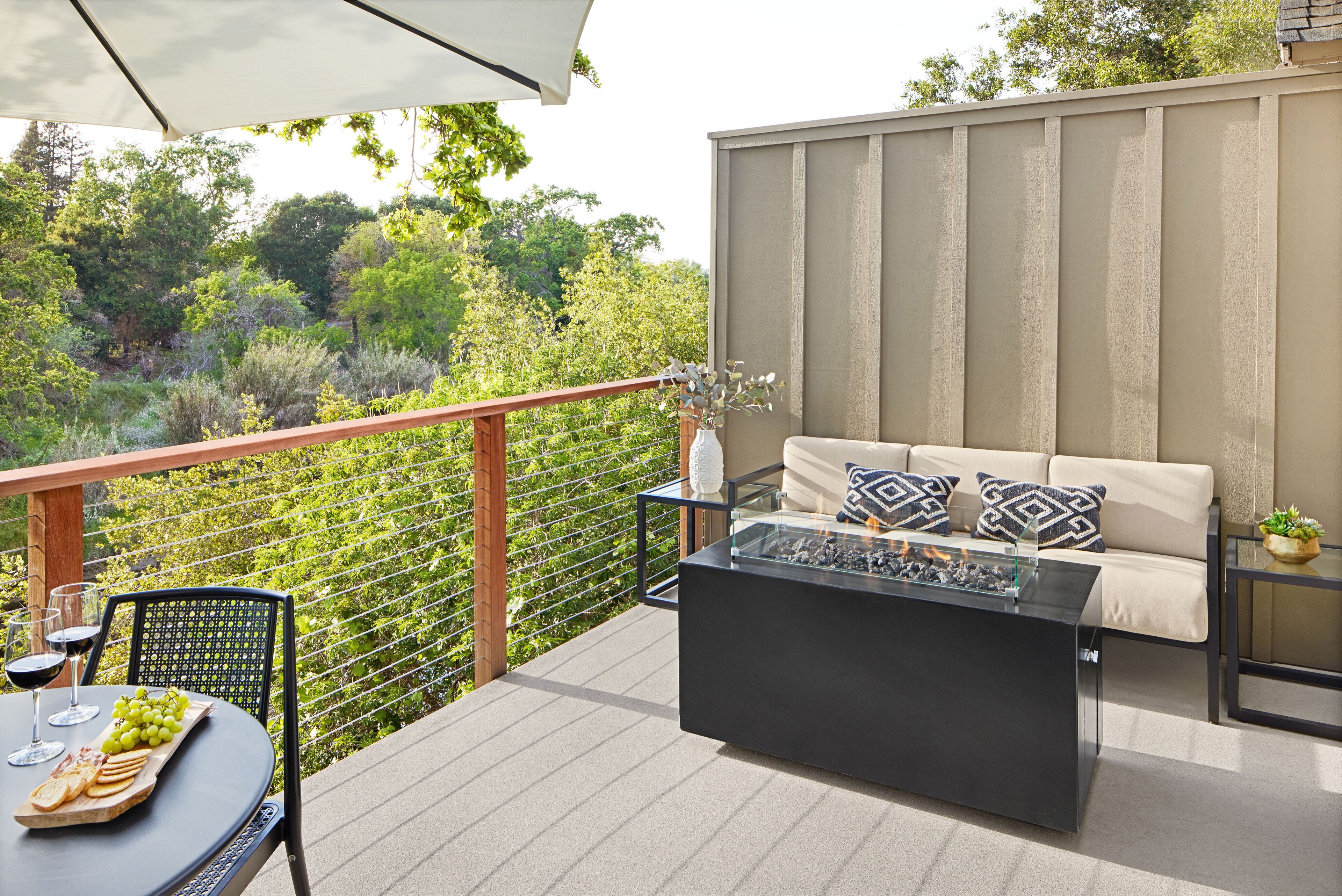 astra | terrace/patio