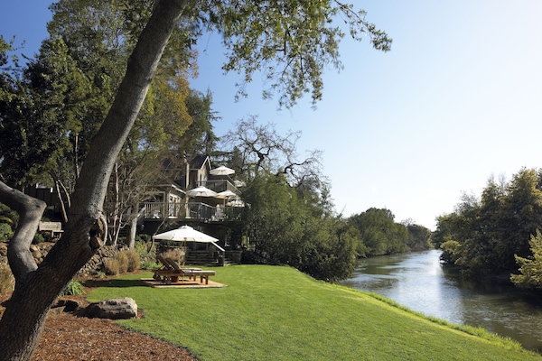 Khuôn viên nơi lưu trú