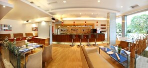 Bar (in der Unterkunft)