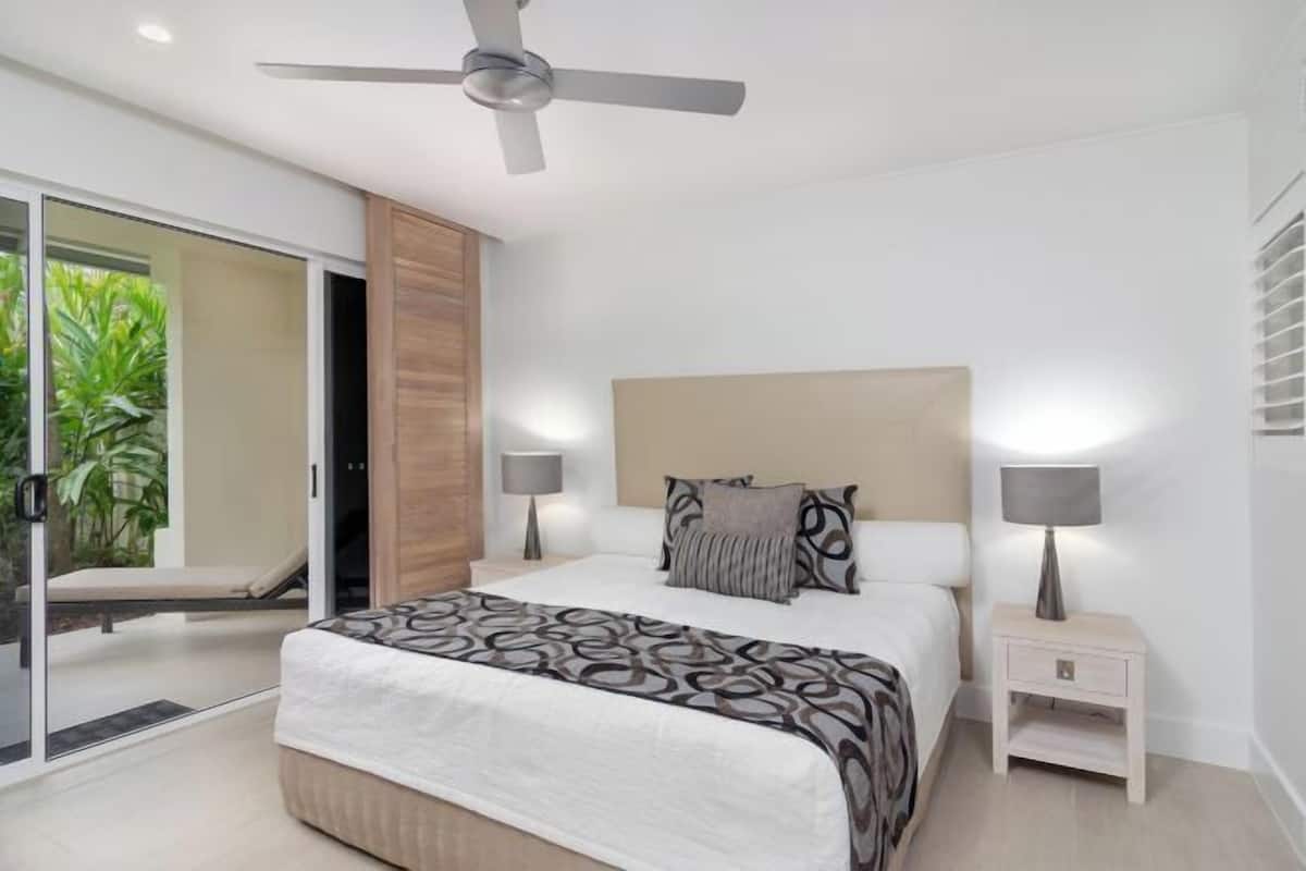 3 bedrooms, in-room safe, individually decorated, individually furnished